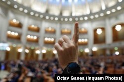 Bugetul României pentru 2024 ar urma să fie aprobat de plenul Parlamentului miercuri.