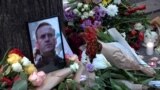 Russia - makeshift memorial for Navalny memorial - screen grab