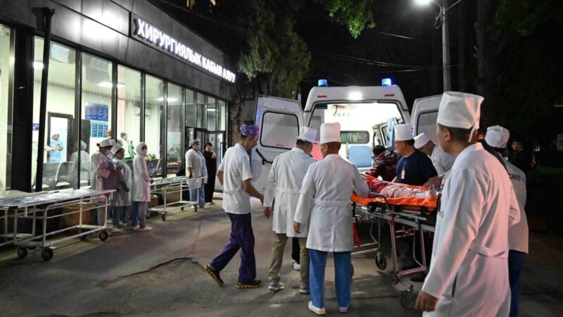 Часть пострадавших в Сузакском районе детей перевели в Бишкек, одной из пациенток проведена операция
