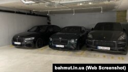 За інформацією видання «Бахмут IN.UA», у Варшаві у серпні 2022 року були зафіксовані одразу три автівки, оформлені на дружину Христенка