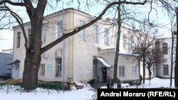 Blocul 1 al Universității de Stat din Moldova, unde au loc lucrări de reparație în vederea deschiderii unei creșe pentru angajații și studenții instituției.