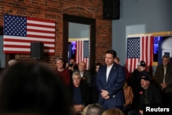  Кадър от акцията на Рон Десантис в Ню Хемпшир, 19 януари 2024 година Губернаторът на Флорида приключи акцията си малко преди вотът в щата да се организира. 