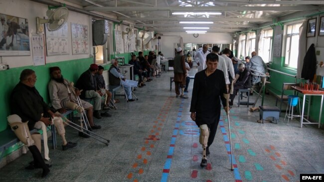 ډاکټر شیوامل د افغانستان روغتیایي ستونزې، د ډاکټرانو پر ځای له روغتیایي سیستم سره تړلې بولي