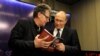 Німецьке видавництво оголосило про припинення продажу книг про Путіна після розслідування щодо фінансування автора Москвою