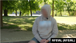 44-летний украинец согласился говорить с Радіо Свобода анонимно. Он пока не собирается возвращаться в Украину