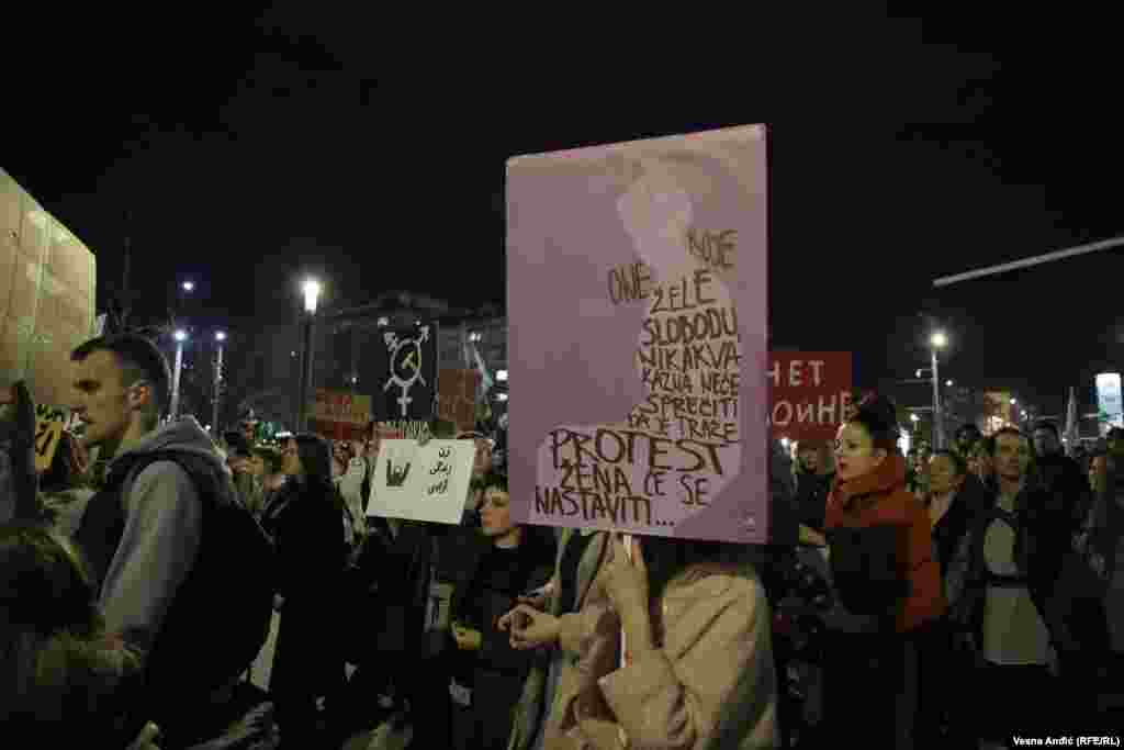 Në Beograd një protestë e ngjashme u mbajt në mbrëmje.