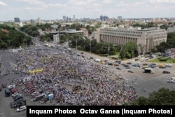 Sindicaliştii din Educaţie au anunţat, marţi, după discuţiile care au avut loc la Guvern, că acţiunile de protest continuă.