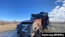 Разбитый российский бронеавтомобиль «Тигр» на окраине Берислава