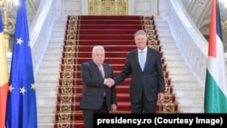 Vizita oficială a președintelui palestinian Mahmoud Abbas în România în 2022. Primirea oficială la Cotroceni de către președintele Iohannis.