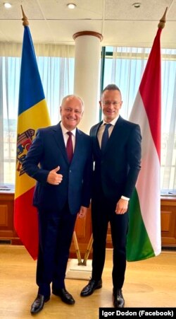 Ex-președintele Igor Dodon și ministrul Afacerilor Externe al Ungariei, Péter Szijjártó, la Budapesta pe 3 octombrie.