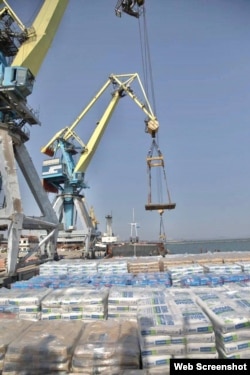 Окупанти завозять на Донбас будівельні матеріали з Росії через Маріупольський порт. Скріншот з проросійського телеграм-каналу
