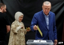  Ердоган гласоподава на балотажа в неделя 