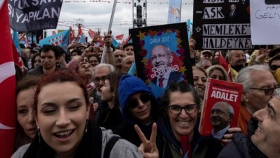 Опозицията в Турция проведе в събота най многолюдния си митинг досега