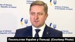 Українська і польська сторона працюють над проєктом двосторонньої угоди про гарантії безпеки, каже посол України у Польщі Василь Зварич