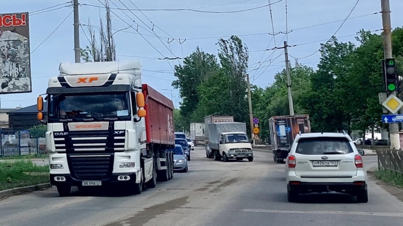 Пролезь через «игольное ушко». Почему Керчь не справляется с потоком транспорта через Крымский мост