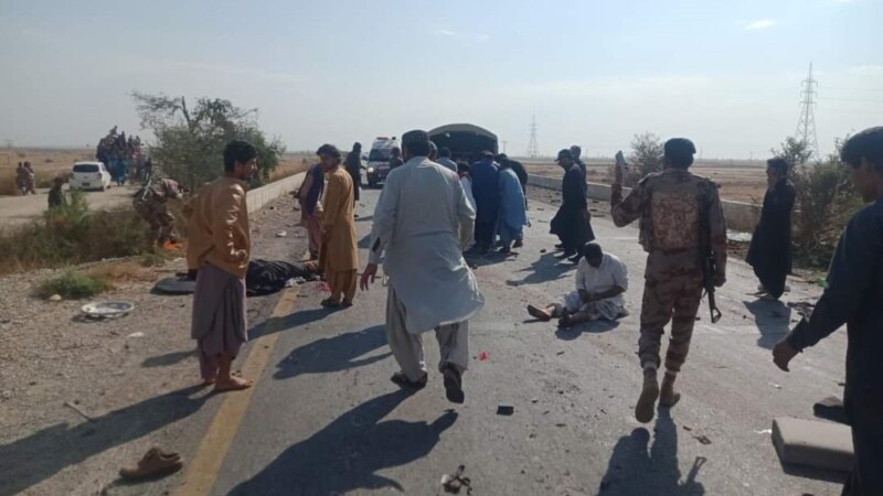 U Pakistanu najmanje devet policajaca stradalo u napadu na njihovo vozilo