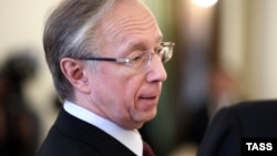 Заступник голови МЗС Росії Михайло Галузін стверджував, що управління ООН дозволить провести «демократичні» вибори в Україні і створити уряд, з яким Росія зможе підписати мирний договір і «легітимні» документи про майбутню двосторонню співпрацю