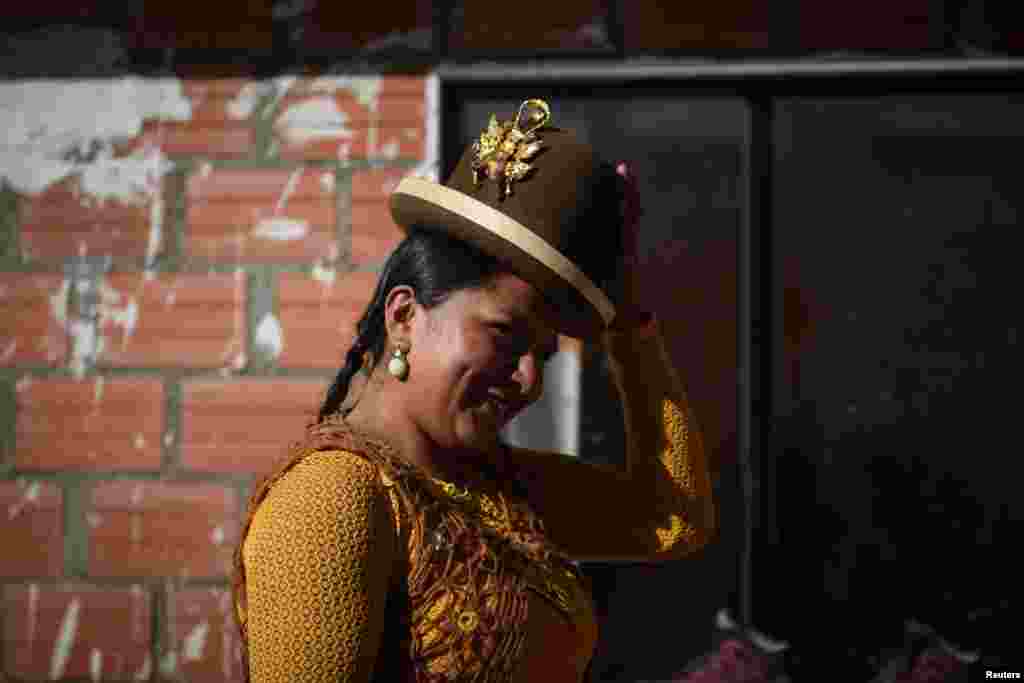 Elena tha se grupi ndjente një afërsi me sherpas (alpinistet nga Nepali) që udhëzonin alpinistët e huaj në Everest. &quot;Do të doja të takoja sherpas dhe të ndaja historitë tona të maleve&quot;, tha ajo. &ldquo;Do të doja të isha atje, të takoja kafshët e tyre, jakët. Sherpat janë pothuajse të njëjtë me ne&rdquo;.