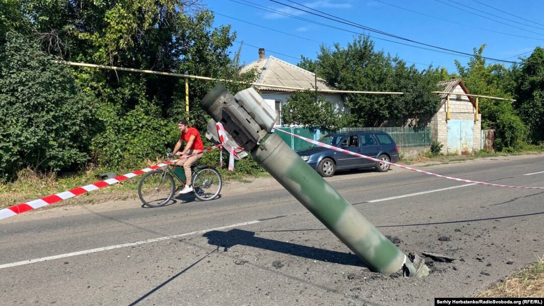 Последствия предыдущего ракетного попадания в Краматорске, август 2024 года