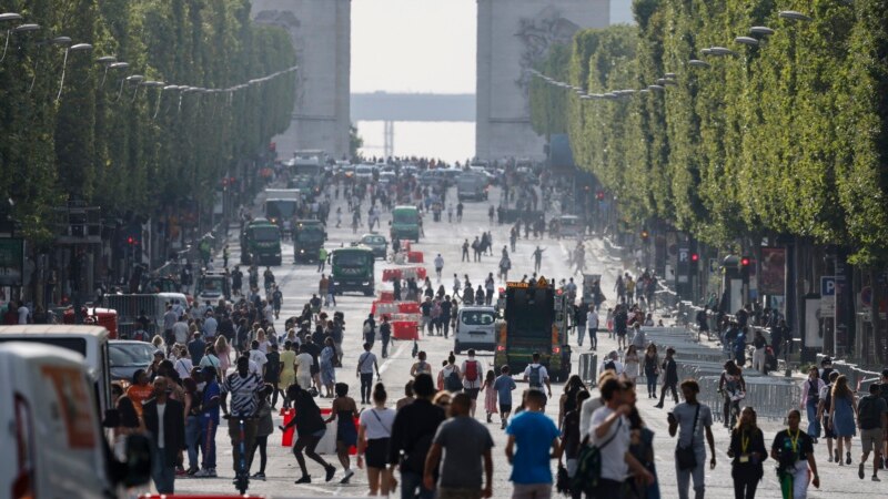 Stotine ljudi prkosilo zabrani protesta u Parizu 