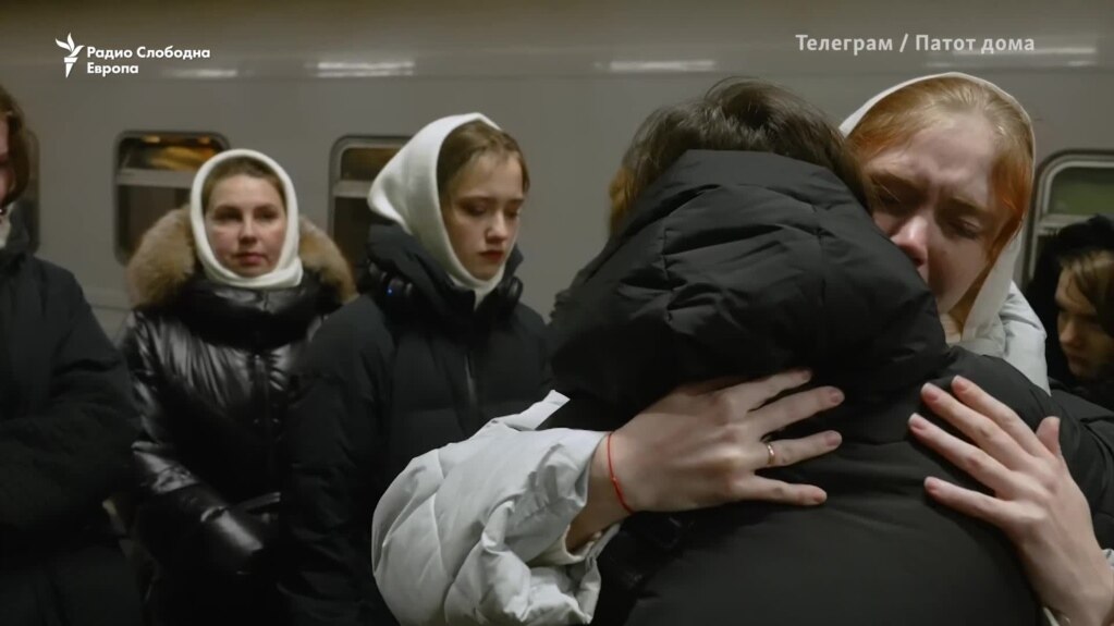 „Вратете ги нашите мажи дома“: Русинки бараат војниците да бидат повлечени од Украина