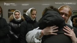 „Вратете ги нашите мажи дома“: Русинки бараат војниците да бидат повлечени од Украина