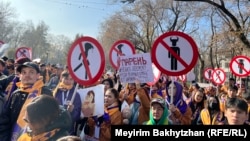 Акція проти домашнього насильства в Алмати