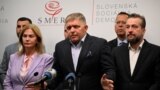 Robert Fico beszédet mond Pozsonyban 2023. október 1-jén