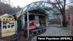  Драгалевският въжен превоз от години тъне в съсипия и неприятна поддръжка. 