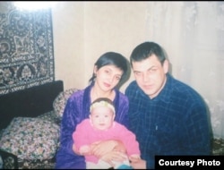 Софія Моро з батьками. Фото з особистого архіву родини
