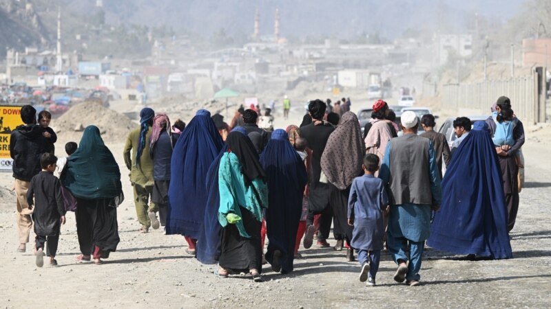 Pakistan Opens More Centers At Border To Expedite Afghans' Repatriation
