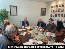 Президент ПАРЄ Тіні Кокс на зустрічі з журналістами, де він підсумовував результати роботи весняної сесії ПАРЄ