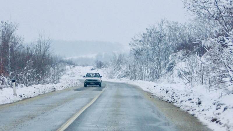 Zbog snežne mećave pojedina sela u Srbiji i dalje bez struje