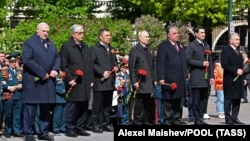 Беларус президенти ва Марказий Осиё лидерлари Россия президенти Владимир Путин билан Ғалаба парадида, 9 май, 2023