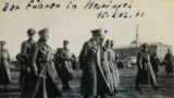 Лідер німецьких нацистів Адольф Гітлер у захопленому Маріуполі. 1941 рік