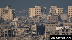 Разрушенные в результате ударов здания на юге сектора Газа. 16 ноября 2023 года