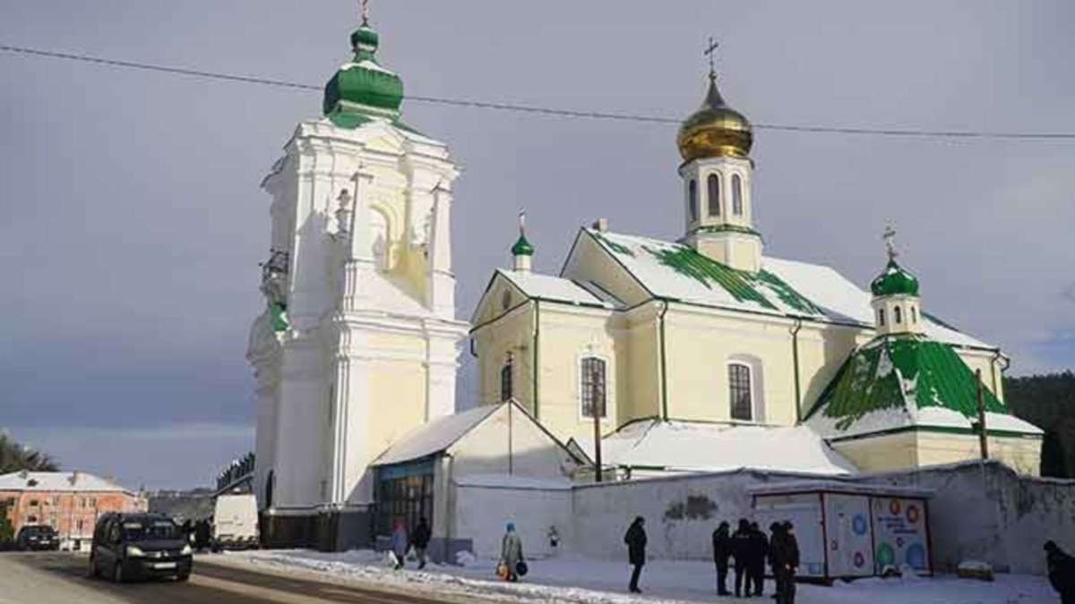 «Провокації створити не вдалось» – керівник Нацполіції Тернопільщини про виселення духовного училища УПЦ (МП)