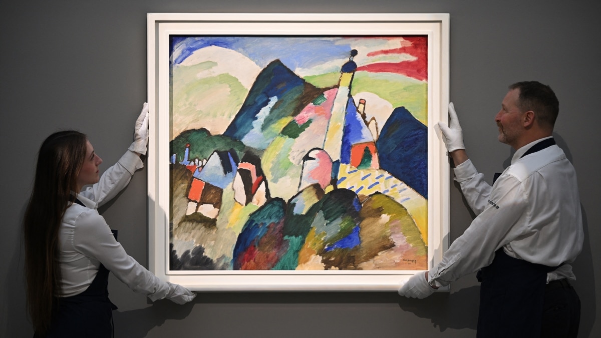Kandinsky’s painting was sold at Sotheby’s auction for a record sum