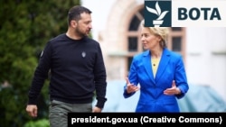 Presidenti i Ukrainës, Volodymyr Zelenskyy me shefen e Komisionit Evropian, Ursula von der Leyen në Kiev. Fotografi e 9 majit 2023.