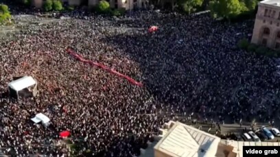 Armenia - Archbishop Bagrat Galstanian leads a mass protest against Prime Minister Nikol Pashinian in Yerevan, May 9, 2024.