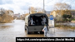 Вулиця Сімферопольська в Євпаторії, затоплена внаслідок шторму 26-27 листопада 2023 року, 28 листопада 2023 року