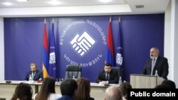 Armenia - Prime Minister Nikol Pashinian addresses activists of his Civil Contract party, November 3, 2023.