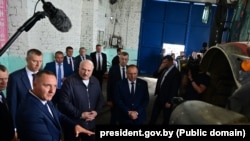 Аляксандар Лукашэнка падчас сустрэчы ў аграхолдынгу «Купалаўскае» на Шклоўшчыне, 2024