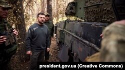 Президент Украины Владимир Зеленский на месте дислокации бригад на участке Купянск — Лиман