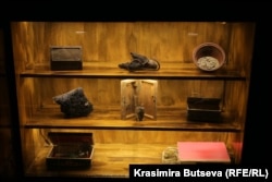  Кадър от инсталацията „ Съседите “ 