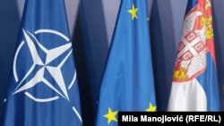 Ilustrativna fotografija, zastave NATO, Evropske unije i Srbije, Beograd, oktobar 2022. 