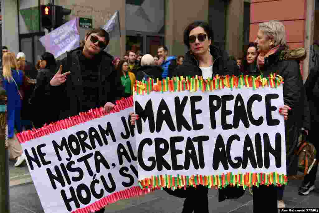 Poruke učesnica protesta u Sarajevu