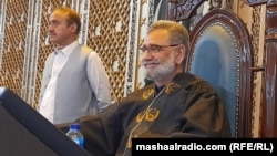 د خیبر پښتونخوا اسمبلۍ سپیکر بابر سلیم سواتی د غونډو په تالار کې پر خپله څوکۍ ناست دی - انځور له ارشیفه.