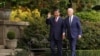 Presidenti amerikan, Joe Biden (djathtas), duke ecur bashkë me udhëheqësin kinez, Xi Jinping, në Kaliforni, SHBA, më 15 nëntor 2023.