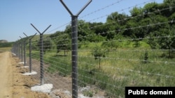 Armenia - A new border fence in Tavush province built after a land transfer to Azerbaijan, July 6, 2024. 